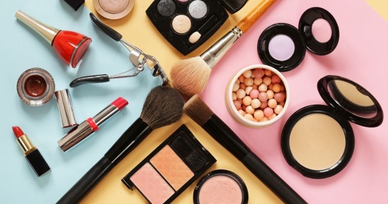 Gợi ý bộ makeup nhẹ nhàng, không quá đậm cho môi trường học đường