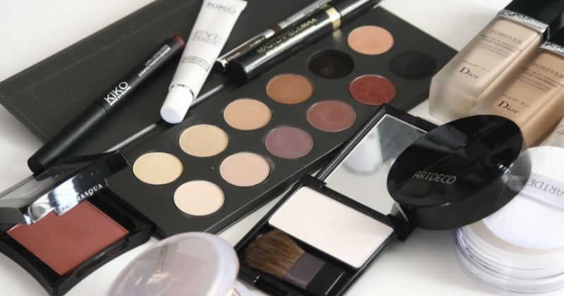ngân sách mua bộ trang điểm cơ bản