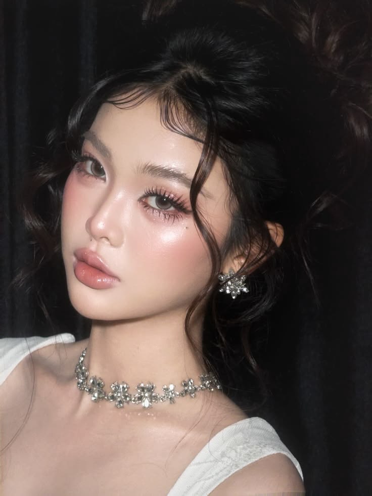 Layout makeup đi tiệc trong veo