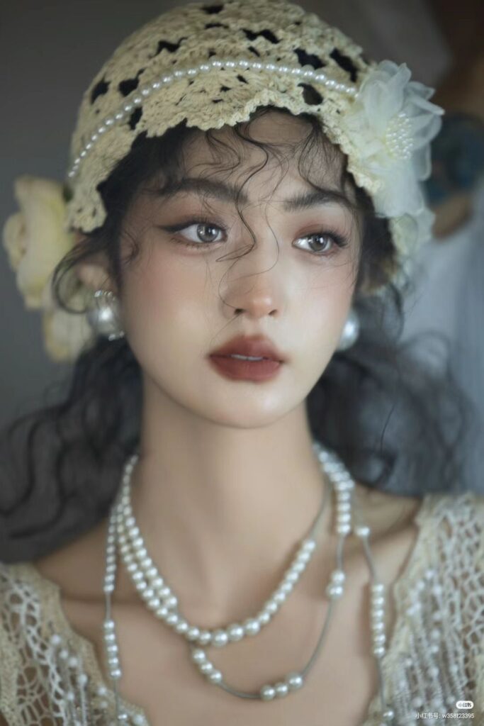Khám phá TOP 8 layout makeup kỷ yếu được yêu thích nhất 2026 9 Layout makeup kỷ yếu Vintage