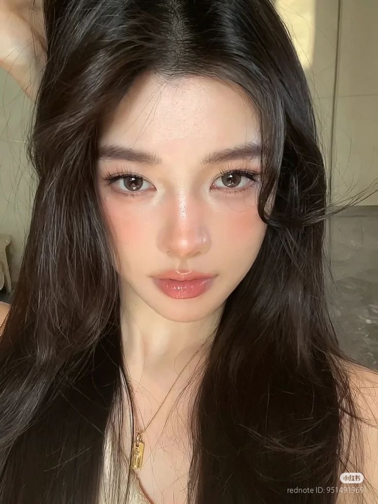 Khám phá TOP 8 layout makeup kỷ yếu được yêu thích nhất 2026 4 Tone makeup kỷ yếu ngọt ngào